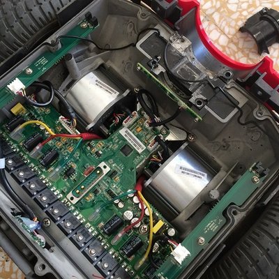 威宏資訊 台中維修 易步科技 Robstep M1 M2 平衡車 體感車 電動車 飄移車 滑板 換電池 不開機 無法充電