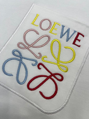 【Koala海購】LOEWE羅意威2024春夏新款口袋彩色刺繡logo圓領短袖T恤