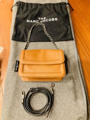 Marc Jacobs 真皮駝色肩背包 另附黑色斜背帶 20x15x7 原價美金395