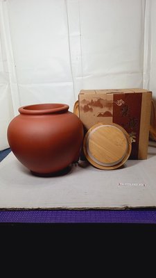 紫砂甕 一斤裝 選用精緻木材料做茶蓋