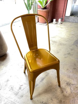 【 一張椅子 】LOFT美式復古風熱賣款　tolix chair　可堆疊鐵椅 華麗金色
