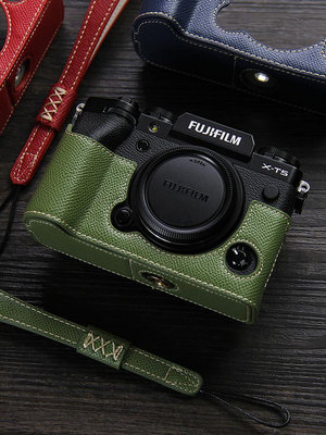 新款*適用Fujifilm/富士X-T5相機套 xt30ii半套底座 復古綠皮套xt5斜紋#相機包#阿英特價