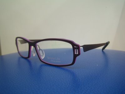 吉新益眼鏡公司 Simple Life 光學眼鏡 配帶好舒適*IC 無螺絲設計鏡腳鈦金屬 SL168A  M18