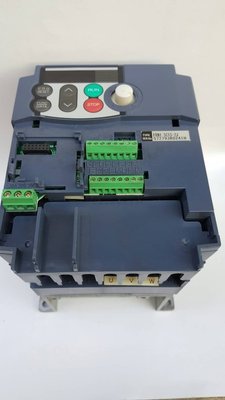 (特價)日本富士簡易型變頻器FRN1.5C1S-2J(缺蓋)