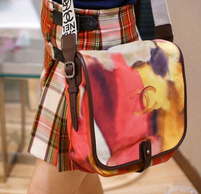 Chanel A90809 Canvas Shoulder Bag 塗鴉彩繪斜背包 現貨