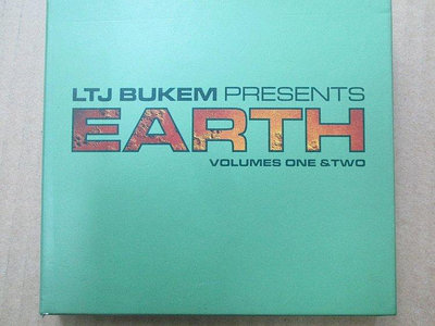 LTJ Bukem – Earth Volumes One & Two 鼓打貝斯電子 盒裝雙張 側標開封CD【大眾娛樂唱片城】
