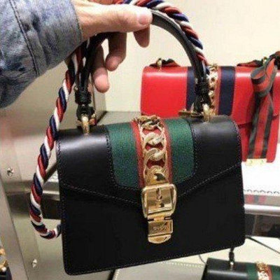 GUCCI Sylvie Leather Mini Bag NANO 黑色 470270 斜背包 肩背包