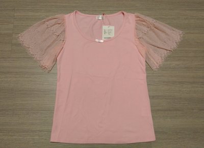 全新專櫃購入La ziza(NR)粉紅色甜美蕾絲短袖上衣