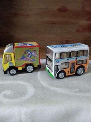 早期2004哆啦a夢小叮噹迴力車貨車公車擺飾（856）