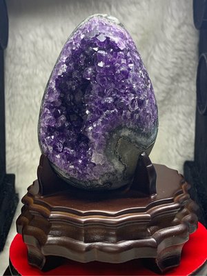 💎萬玉晶品💎烏拉圭紫水晶原礦 恐龍蛋 紫晶蛋 瑪瑙邊原皮 擺件【附贈底座】