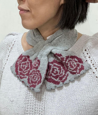 美家園日本生活館 日本製 玫瑰短圍巾 圍脖現貨灰色