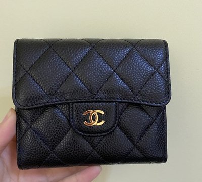 二手正品 CHANEL A82288 小牛皮荔枝壓紋 黑色 金CC LOGO 三折短夾 金扣 銀扣