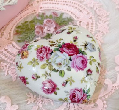 粉紅玫瑰精品屋～❤️歐式玫瑰愛心首飾收納盒❤️