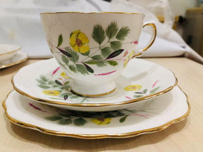 英國crown royal田園風花卉咖啡杯，一杯一托一點心盤