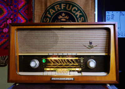 德國根德(歌蘭帝)Grundig 大型古董真空管收音機 4077系列 附MP3連接線