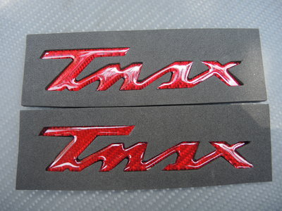 [翌迪]碳纖維部品 YAMAHA / Tmax (紅) 碳纖維 LOGO 立體車標 貼片