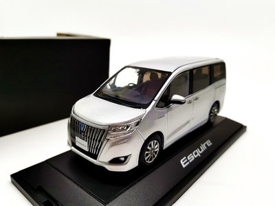 汽車模型 車模 收藏模型日版原廠 1/30 豐田 Esquire 面包車商務合金汽車模型