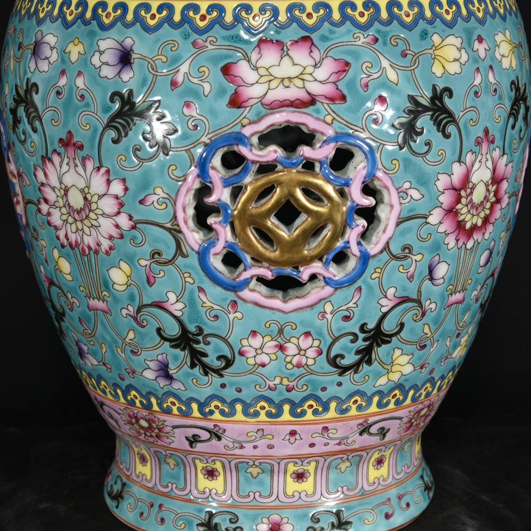 清乾隆琺瑯彩鏤空纏枝花卉紋雙耳瓶，39×16cm ，26001343粉彩瓷器古瓷 