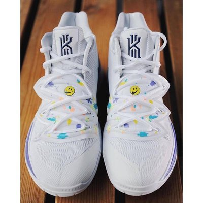 【正品】NIKE Kyrie 5 “Have A Nike Day” 微笑 白藍 籃球 AO2919-101現貨潮鞋