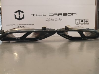TWL台灣碳纖 賓士 BENZ W205改C45 AMG樣式4出四出左右雙出方 型鈦黑色排氣管 尾飾管 白鐵尾管