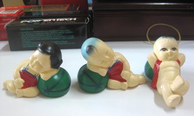 【堆堆樂】1u╭☆陶瓷藝品----穿肚兜的中國傳統陶瓷娃娃瓷器工藝品裝飾擺飾品  桌面臥室小擺設 櫥窗擺設