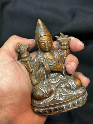【二手】 清代宗喀巴高約9cm銅嵌銀尼泊爾老佛像尼泊爾手工佛90 藏傳 佛像 唐卡【南庭玉】