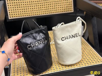 【二手包包】Chanel新品牛皮質地時裝休閑 不挑衣服尺寸12*18cm NO.46622
