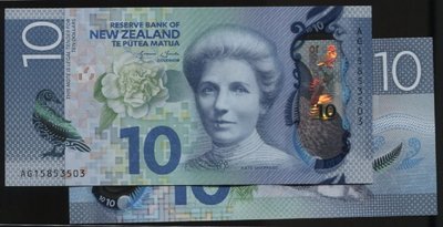 NEW ZEALAND (紐西蘭塑膠鈔), P192 , 10 Dollars , 2015 , 品相全新UNC