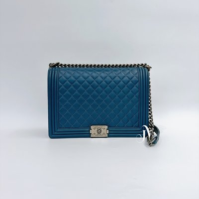 喬萱名品(高雄店)-Chanel 藍色羊皮菱格紋復古銀鍊boy30(JP0007)