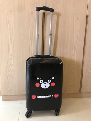 二手良品 行李箱 登機箱 熊本熊 Kumamon 20吋 黑色 4輪 材質：ABS+PC覆膜