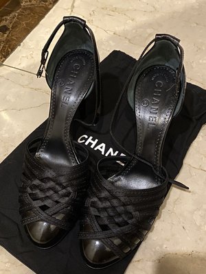 Chanel 緞織Mary Jane漆皮高跟鞋