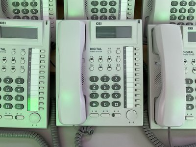 永昌二手電話總機專賣～萬國電話總機TD-8850D顯示型話機（九成新）