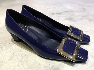 現貨【ROGER VIVIER】2017秋冬 深藍漆皮淡金框 方頭 45MM BELLE VIVIER