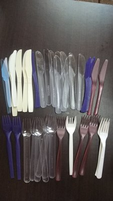 【異國滿屋】復興航空..免洗塑膠餐具(全新品）叉子.湯匙.刀子.攪拌棒