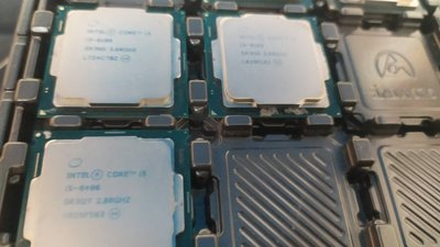 Intel® Core™ i3-8100 處理器 6M 快取記憶體，3.60 GHz(附散熱膏)