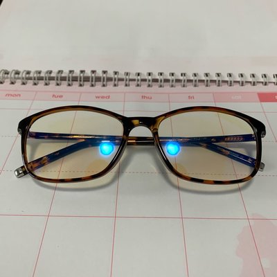 藍光眼鏡（購自Costco，附眼鏡盒）