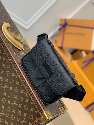 二手Louis Vuitton LV S Lock Sling Bag M58487黑色