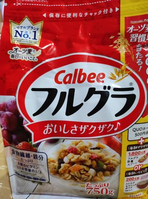 日本 Calbee 卡樂比  750g  水果牛奶麥片
