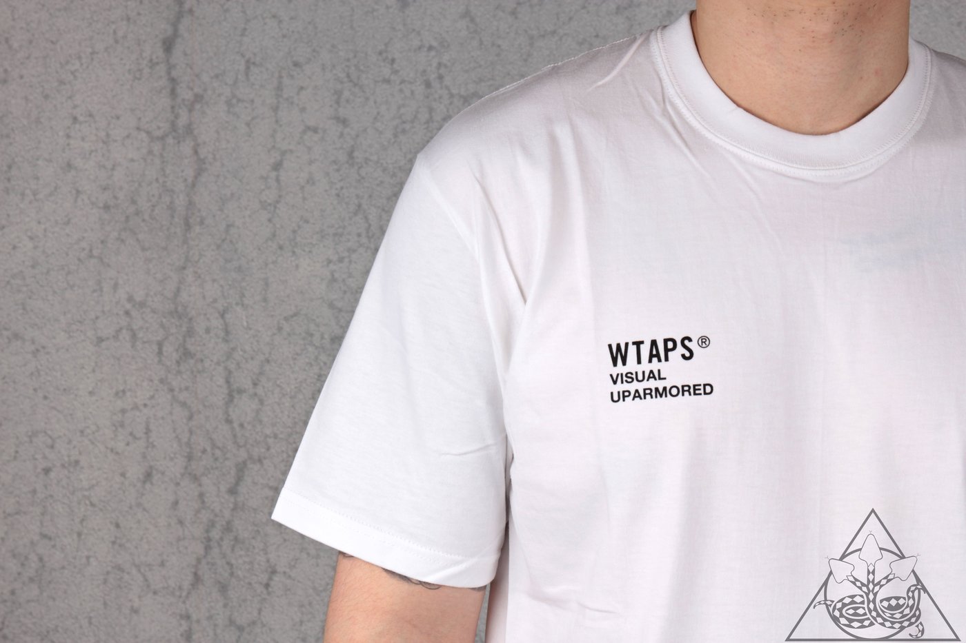 HYDRA】Wtaps Visual Uparmored Tee 經典字體小LOGO【221PCDT-ST03S