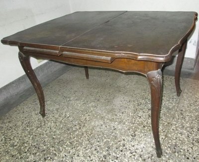 早期手工木製可伸縮餐桌/神桌(四桌腳為有古典美弧線的雕刻)縮短尺寸:長116*寬58*高76公分(桌板厚約3公分