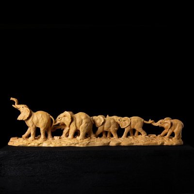 【熱賣精選】小葉黃楊木創意實木風水象雕刻工藝品中式客廳木雕擺件大象的征途 木雕 木雕藝術品