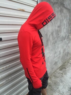 D01002 dissident 男款 長袖連帽 健美 健身 背心 休閒 運動 - 紅色 另有黑色及無袖背心 焦點服飾