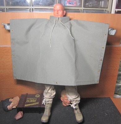 WJ9二戰部門 1/6美軍半截式雨衣一件(24顆金屬扣孔 可作個人帳篷) mini模型