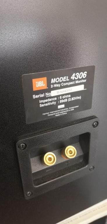 JBL4306新款入門號角書架喇叭如新號角，在喇叭的武林，等於少林寺那樣