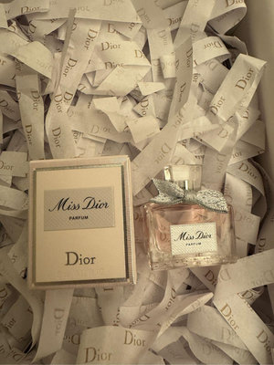 迪奧Miss Dior香精精巧版5ML 迪奧Miss Dior香精 5ML 可當攜帶香水
