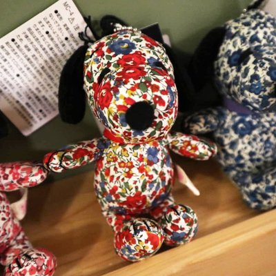 日本限定Snoopy x 英國倫敦Liberty印花花布聯名款史努比小花布面娃娃玩偶鑰匙圈珠鍊吊飾包包掛飾/彩色小碎花款