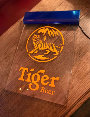 老虎啤酒 Tiger Beer 早期 招牌燈 看板燈 酒類 燈箱 啤酒 燈 掛燈 壁燈 已絕版 稀有 收藏 酒吧