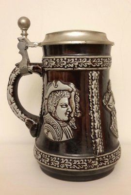 【波賽頓-歐洲古董拍賣】歐洲/西洋古董 德國早期 19世紀 陶瓷人物圖騰大型啤酒杯(18×12x11cm)