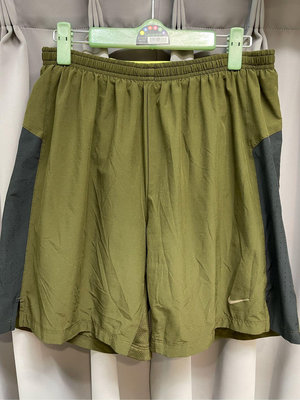 NIKE DRI-FIT RUNNING 跑步運動短褲 (L~175/80A~橄欖綠~)