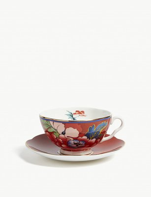 全新正品。英國 Wedgwood。嫣红牡丹系列 - 紅色茶杯碟组。預購